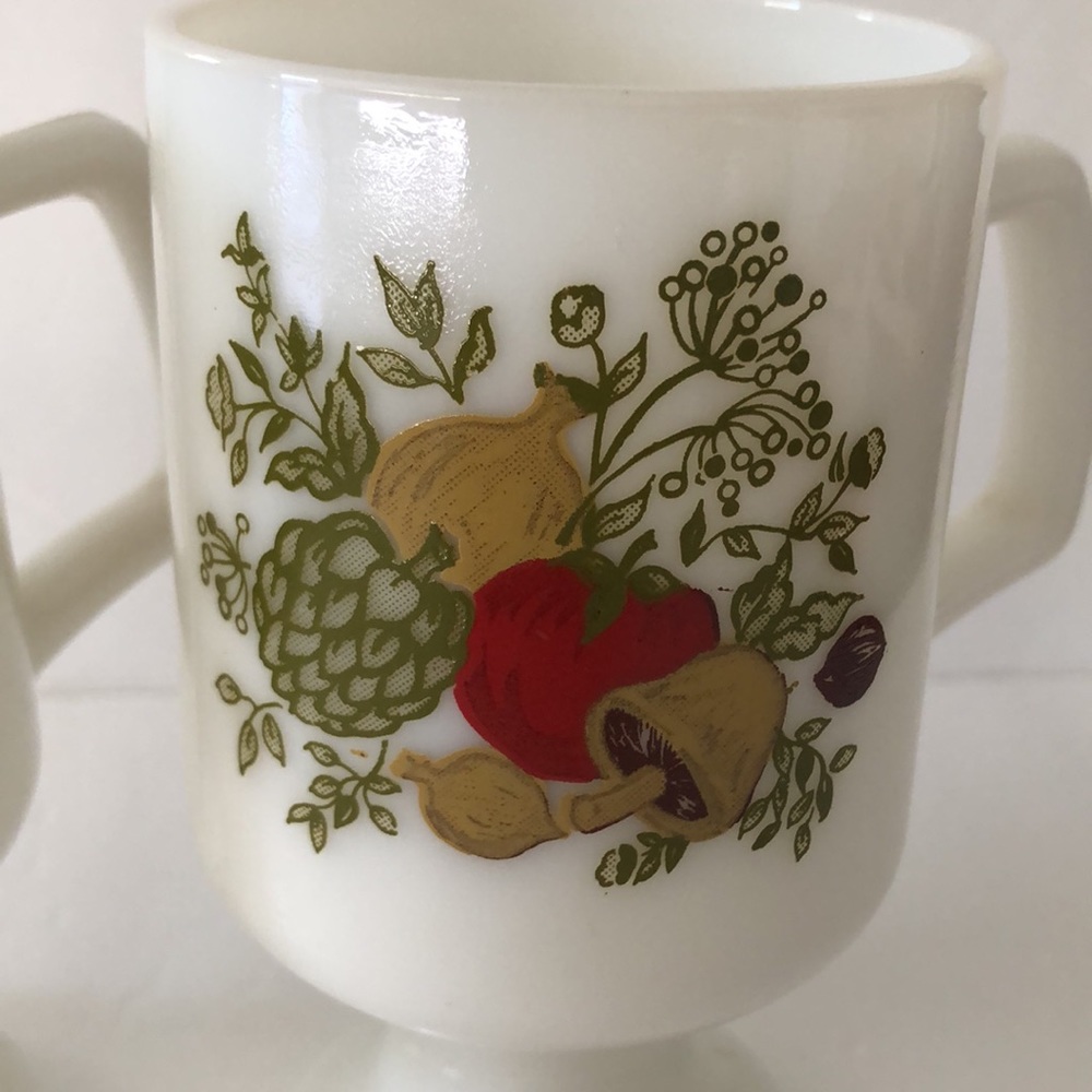 Corningware Spice Of Life Vegetables Milk Glass Pedestal Footed Coffee Mugs - Picture 3 of 16